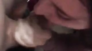 la troia me lo succhia