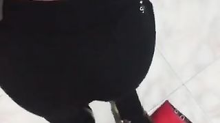 la troia me lo succhia