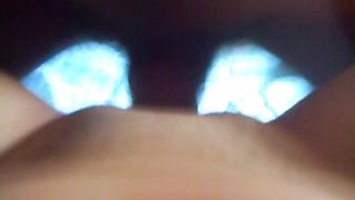 Ora me la scopo a gambe aperte