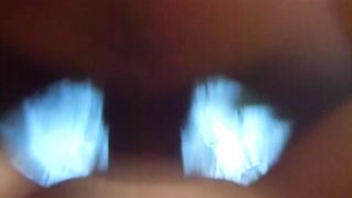 Ora me la scopo a gambe aperte