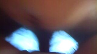 Ora me la scopo a gambe aperte