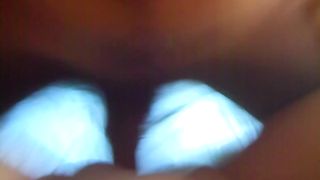 Ora me la scopo a gambe aperte