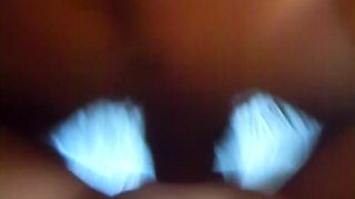 Ora me la scopo a gambe aperte