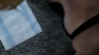 Mi scopo con un grosso dildo