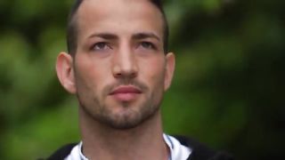 Giovane ragazzo scopa milf