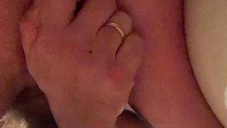 Mi sventro il culo con un dildo