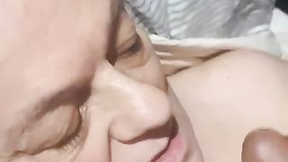 Maturo italiano fa un pompino Parte 2