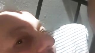 Maturo italiano fa un pompino Parte 2