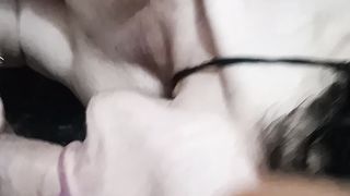 Soddisfo il micro cazzo del mio cornuto