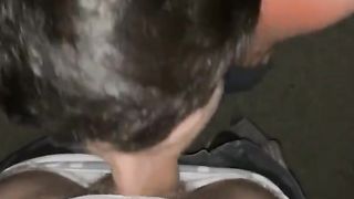 Succhio il cazzone di un amico gay per strada