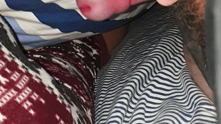 Anteprima del video: Schizzo su mia moglie che dorme