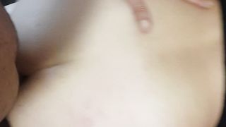 Moglie italiana lo prende in culo a pecorina