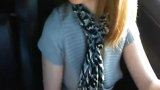 Masturbazione in auto di giovane coppia