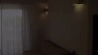 Alla bella biondona piace nel culo