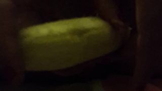 Mia moglie Lynda mi prepara la banana...