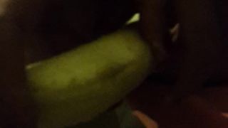 Mia moglie Lynda mi prepara la banana...