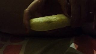 Mia moglie Lynda mi prepara la banana...