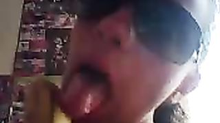 Anteprima del video: Amichetta con banana :)