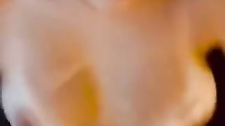 Ragazza ITALIANA scopata FORTE su letto IKEA