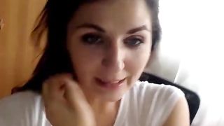 Troia bruna mangia cazzi