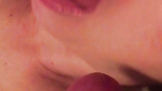 Troia di Torino spompina due cazzi insieme...