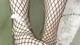 Anteprima del video: Le sborro sui piedi dopo un bel pompino