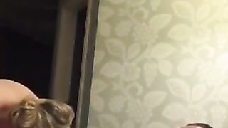 Bionda moglie tettona scopata dal marito