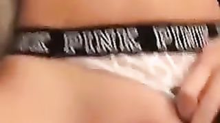 Teen masturbata  e poi scopata