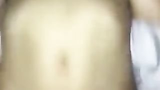 Bella femmina sexy sbattuta sul letto