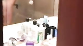 La mamma divorziata si diverte