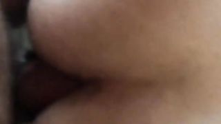 Me lo spinge piano ma entra bene