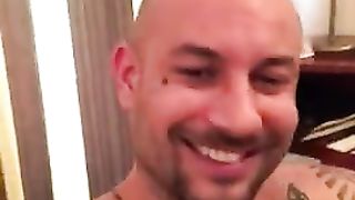 Troie condividono un cazzone enorme