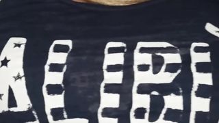 Le sborro sulla figa e lei gode