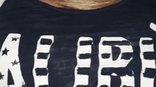 Le sborro sulla figa e lei gode