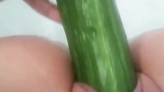 Anteprima del video: Sara si masturba nella vasca da bagno