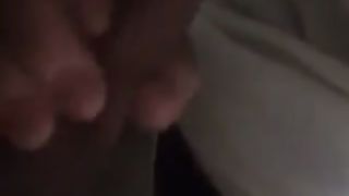 Anteprima del video: Pompino mattutino con sborrata sul seno...