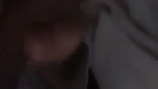 Pompino mattutino con sborrata sul seno...