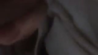 Pompino mattutino con sborrata sul seno...