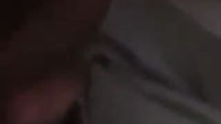 Pompino mattutino con sborrata sul seno...