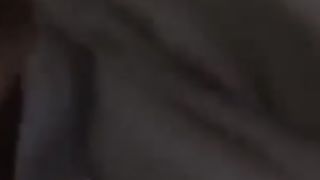 Pompino mattutino con sborrata sul seno...