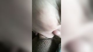 Amica siberiana succhia il cazzo a suo marito