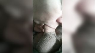 Amica siberiana succhia il cazzo a suo marito