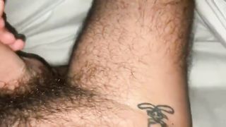 Incula la sua ragazza che dorme e le sborra dentro