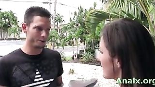 Milf bruna inculata da ragazzo appena conosciuto