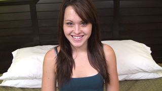 Pompino da brunetta 18enne