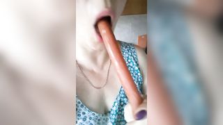 Anteprima del video: Mi arriva video porno tramite whatsapp...
