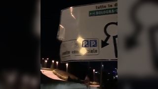 Anteprima del video: CIAO MIEI AMATI PORCELLONI !