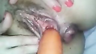 Dildo vegetale per la milfona