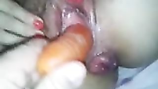 Dildo vegetale per la milfona