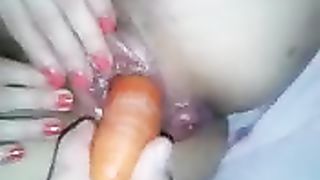 Dildo vegetale per la milfona